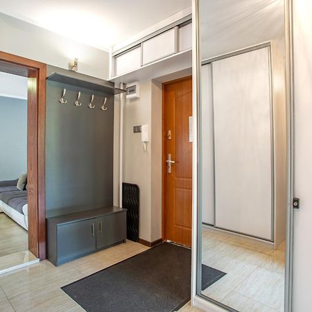 Apart-Invest Apartament Paryski ชกลาร์สกา ปอเรมบา ภายนอก รูปภาพ