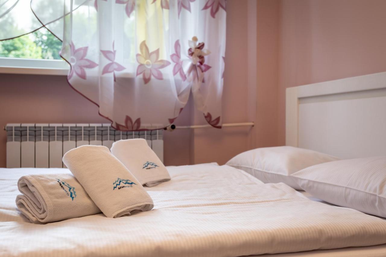 Apart-Invest Apartament Paryski ชกลาร์สกา ปอเรมบา ภายนอก รูปภาพ