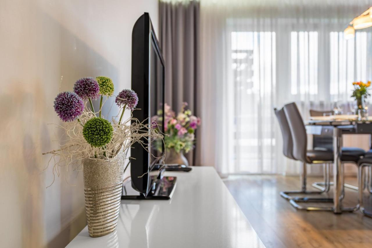 Apart-Invest Apartament Paryski ชกลาร์สกา ปอเรมบา ภายนอก รูปภาพ